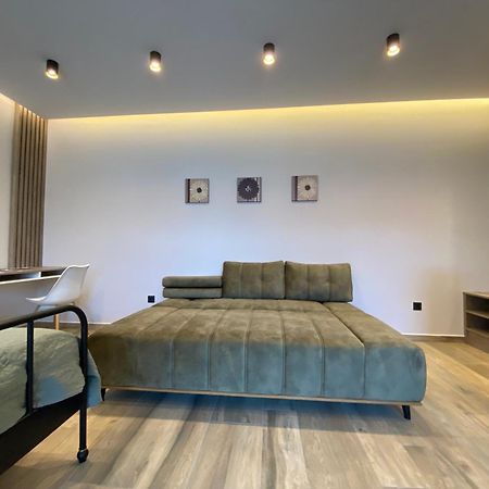 T27 Apartments Free Parking Ingyenes Zart Parkolo Дьёр Экстерьер фото
