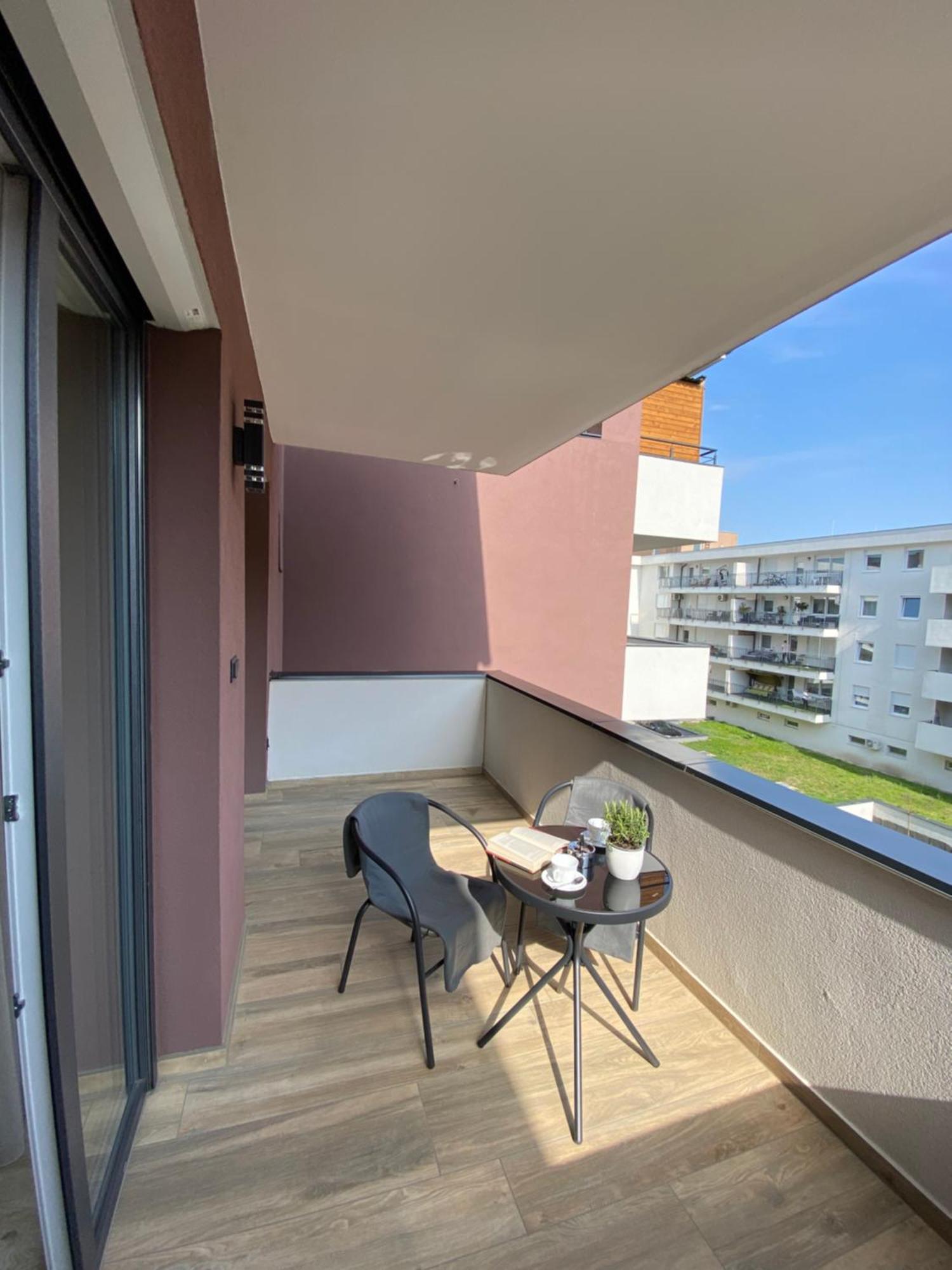 T27 Apartments Free Parking Ingyenes Zart Parkolo Дьёр Экстерьер фото